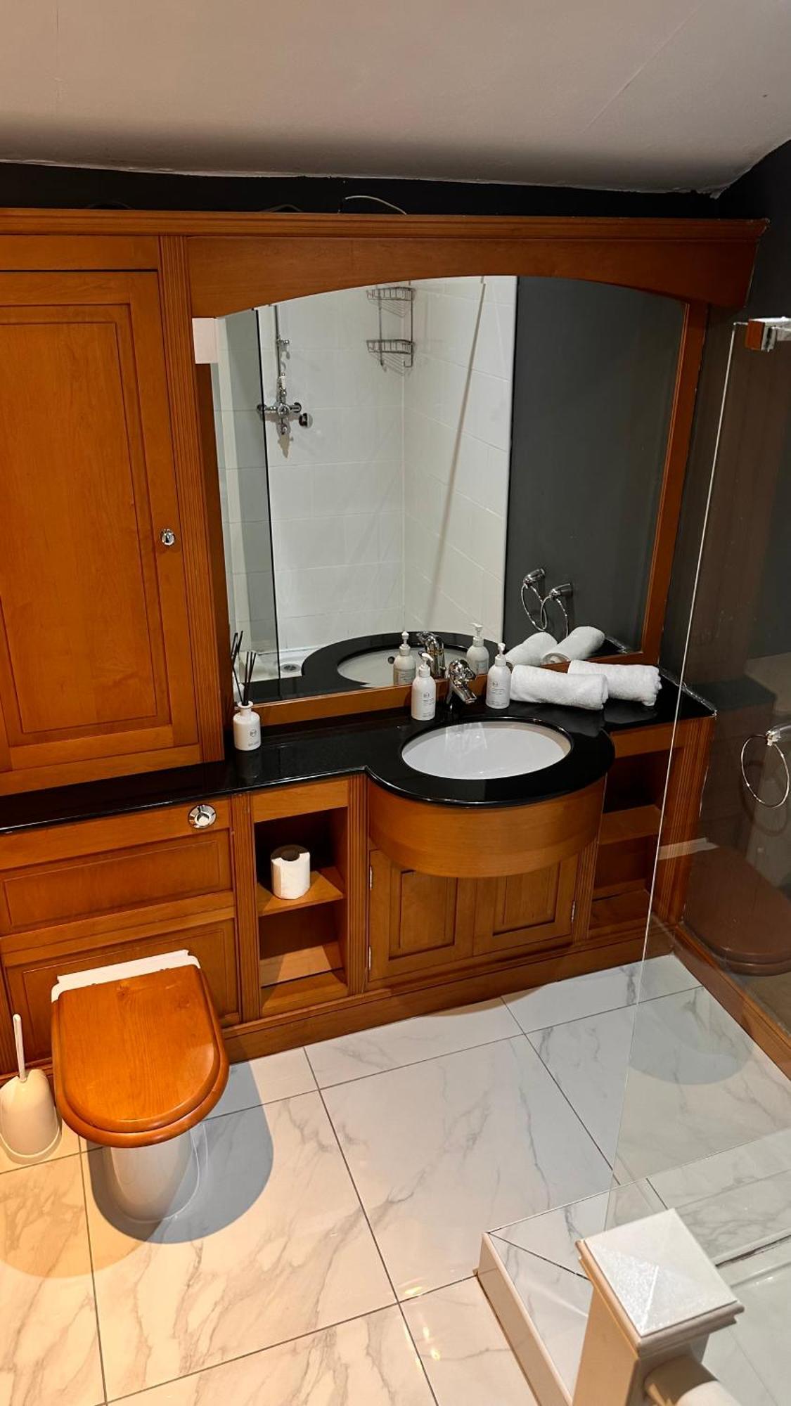 فندق The Vicarage هولمز تشابل المظهر الخارجي الصورة